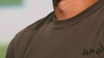 Este miliardar, dar poarta acelasi tricou zilnic.Secretele celui care ne influenteaza viata de 8 ani