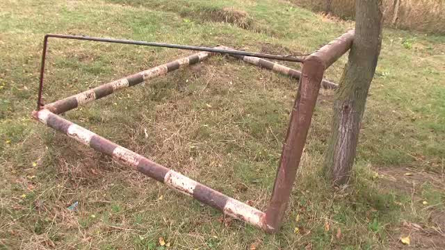 Copil de 4 ani, lovit de o poarta de fotbal, in timp ce era la gradinita. Educatoarea a lesinat