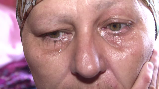 "Mai am 3 lei in cont". Cum o poti ajuta pe Marinela Plesea, angajata Oltchim si bolnava de cancer