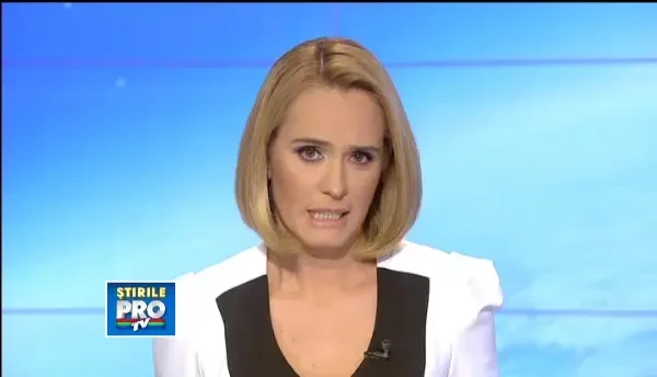 Jennifer Lopez a amanat concertul de la Bucuresti, dar poarta creatiile unui designer roman. FOTO