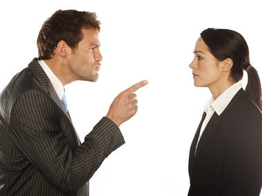 Cele 10 fraze care te trag in jos in cariera