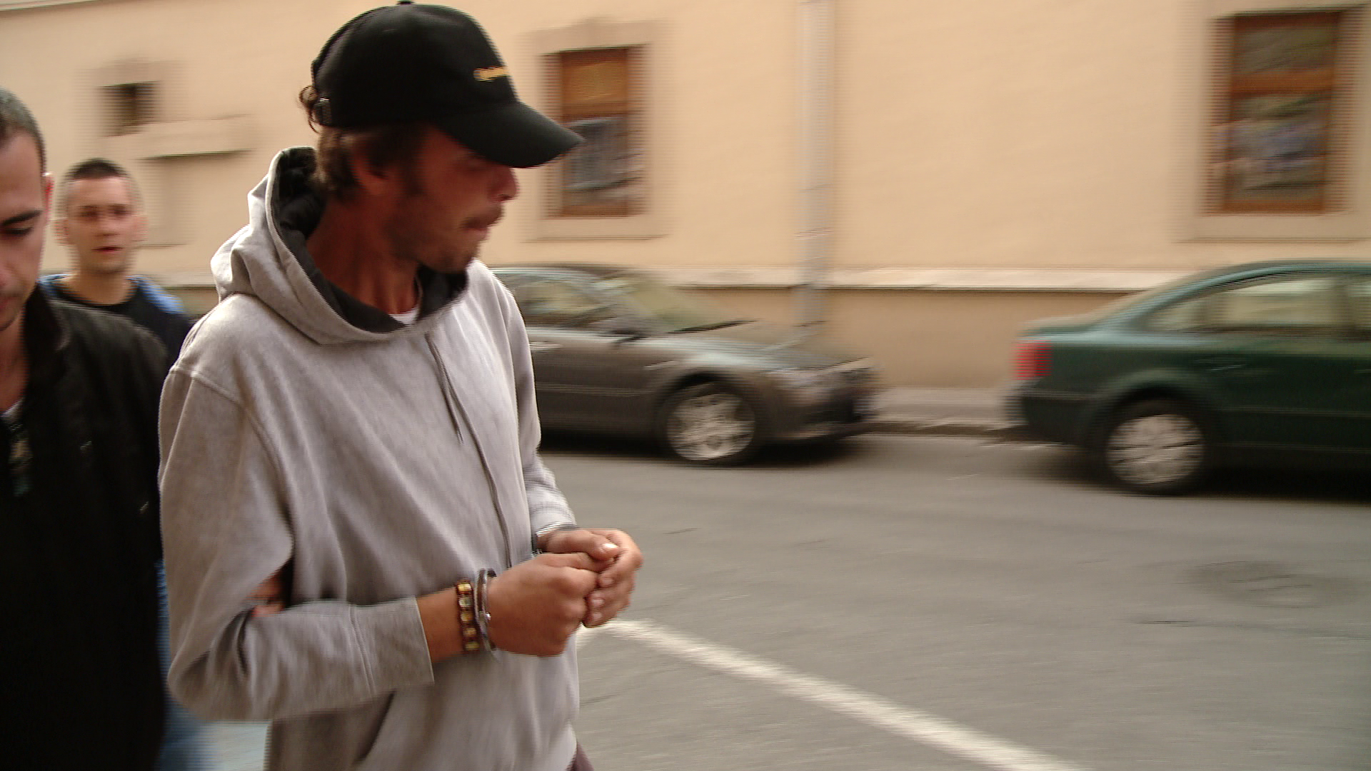 Talhar prins de politisti, la Timisoara. Individul ataca fetele in plina strada si apoi le jefuia