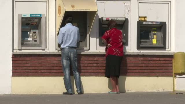 Cei peste 3.000 de salariati de la Oltchim nu si-au primit salariile restante nici pana acum