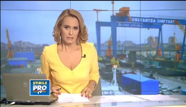 Basescu a primit un petrolier in miniatura, replica a vasului pe care a fost capitan,