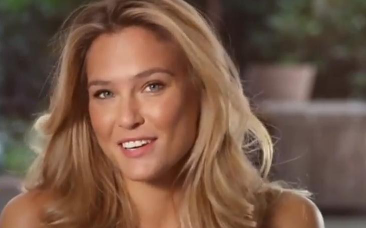 A anuntat ca este insarcinata si a postat o imagine in costum de baie. Nimeni nu se astepta insa ca abdomenul ei sa arate asa