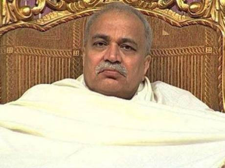 "Eu nu predic, doar spun ce va urma". Discursul unui guru indian, care a facut milioane de euro