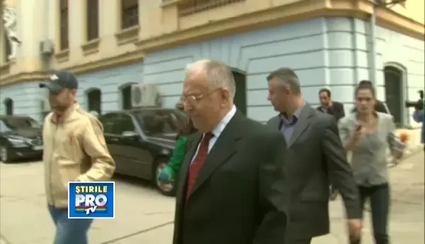 Replica lui Ion Iliescu, dupa ce i s-a reprosat ca are 10.000 de lei pensie: "Prostii, am 6.000!"