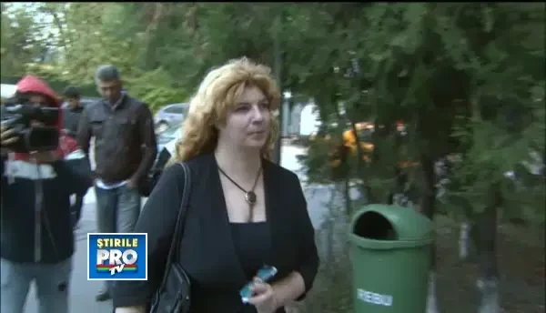 Fiica nelegitima a lui Adrian Paunescu s-a prezentat la IML pentru a arata ca e fiica poetului