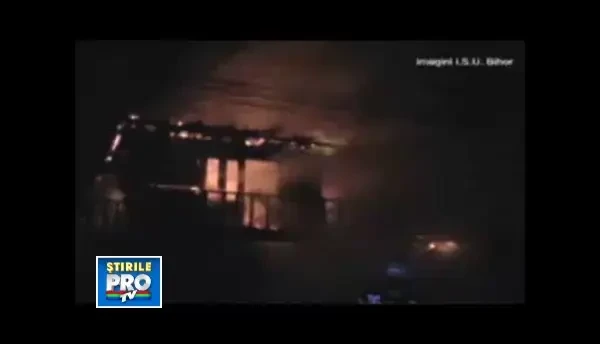 Incendiu violent noaptea trecuta, in judetul Bihor. O casa a fost cuprinsa de flacari uriase