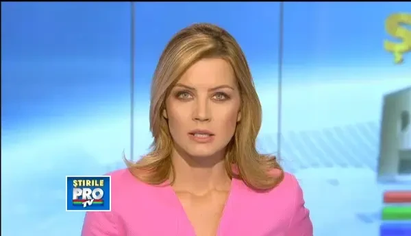 Peste 100 de tigani, evacuati cu buldozerele din Craiova, unde isi improvizasera locuinte din gunoi