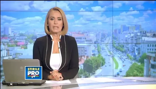 Peste 100 de tigani, evacuati cu buldozerele din Craiova, unde isi improvizasera locuinte din gunoi