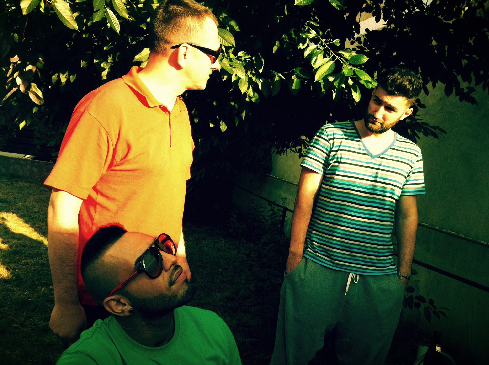 Avem ceva PROASPAT: Smiley si Alex Velea feat. Don Baxter - Cai verzi pe pereti! VIDEO