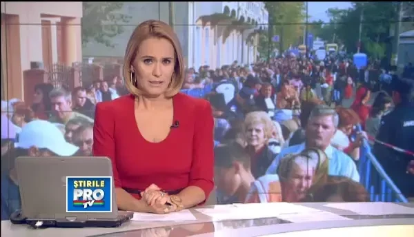 Primii pelerini la Iasi. Sute de oameni s-au inchinat la moastele Sfintei Parascheva