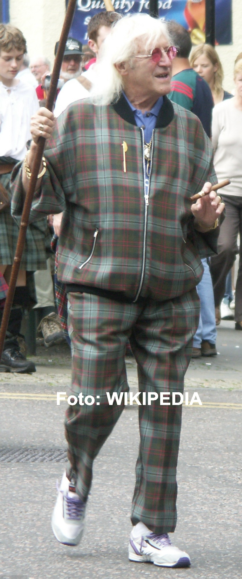 Scandalul Jimmy Savile ia amploare. Pedofilul ar fi agresat 1000 de copii, chiar sub nasul sefilor BBC, timp de 40 de ani