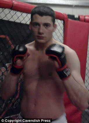 A citit SMS-ul primit de iubita lui si si-a pus capat zilelor. "Esti la fel ca toate celelalte"