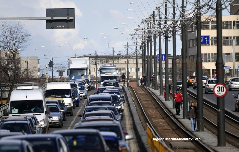 In ce stare este fetita aruncata de mama ei din taxi pe podul Grant din Capitala