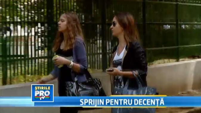 Sprijin pentru decenta: Bani de haine de la stat catre profesori,ca sa nu mai fie ironizati de elevi