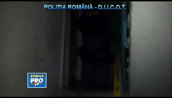 Descinderi la traficantii de droguri din Caras-Severin. Unsprezece persoane au fost duse la audieri