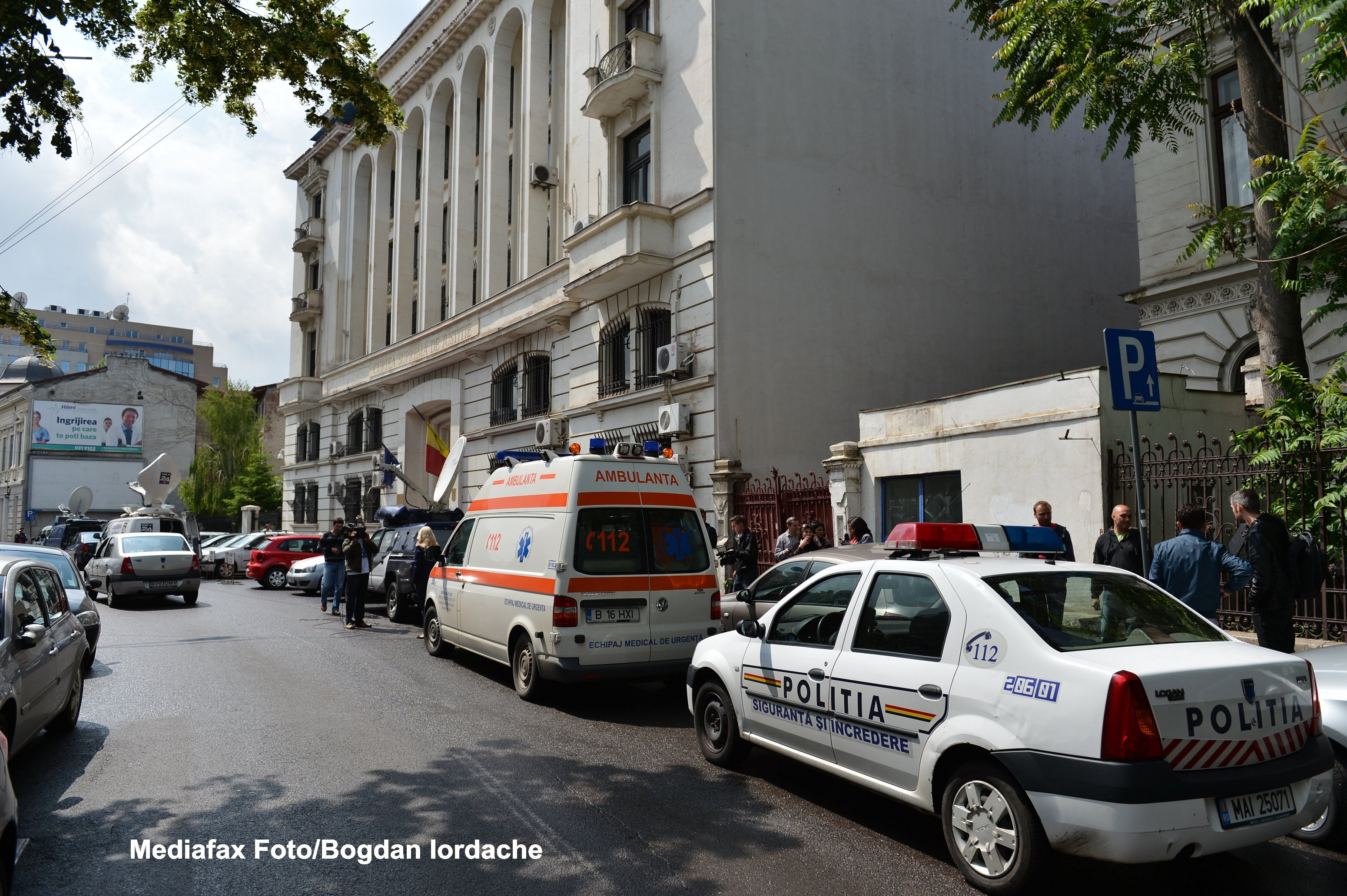 Procurorii au retinut alte trei persoane, in dosarul retetelor false