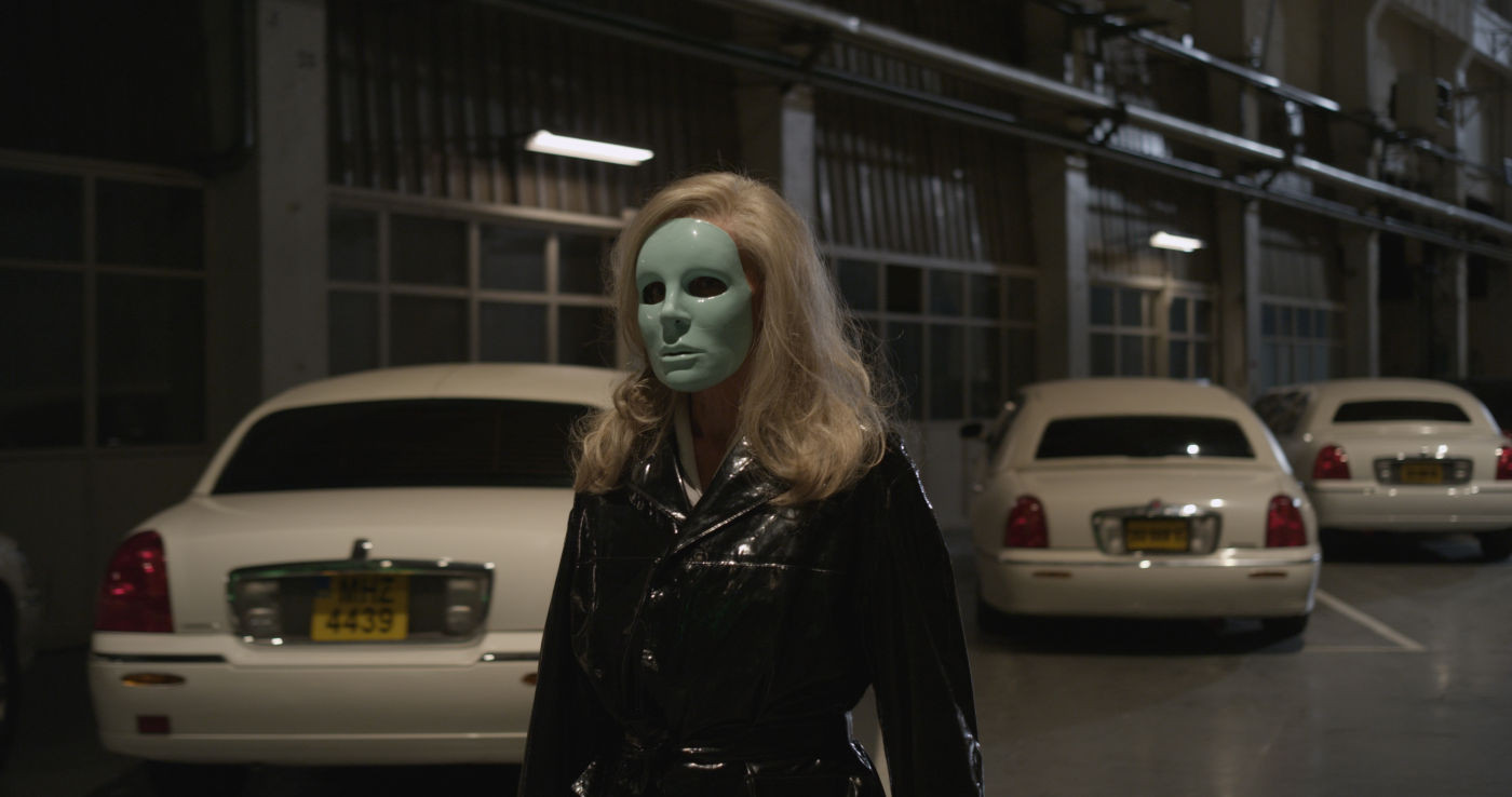 Esti azi in Bucuresti? Nu rata cel mai NEBUN film al anului: Holy Motors! VIDEO
