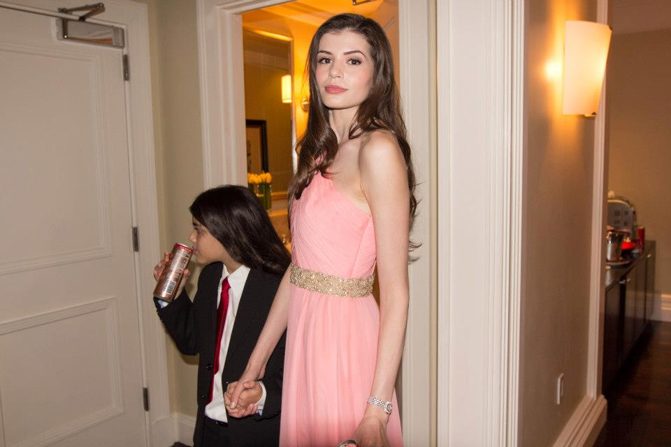 Monica a intrigat presa din SUA, dupa ce a pozat alaturi de copiii lui Michael.Ce au aflat despre ea