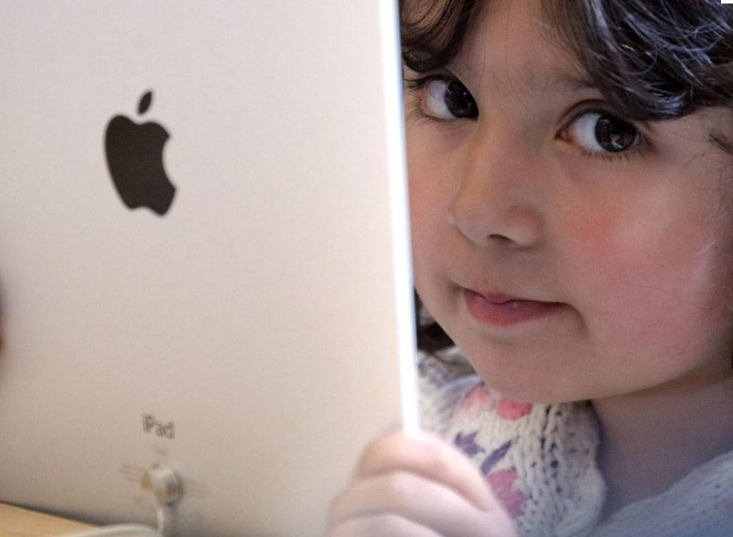 Dupa 50 ani, mouse-ul dispare. Cine sunt generatiile de copii care nu stiu cum sa-l tina in mana