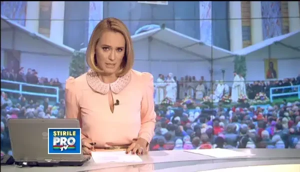 IMAGINI SOCANTE. Unei femei i s-a facut rau in fata moastelor. Am farmece, nu stiu ce-i cu mine