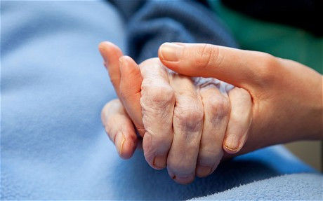 Soc pe patul de spital. Rudele isi luau adio de la moarta, cand aceasta a inceput sa le vorbeasca