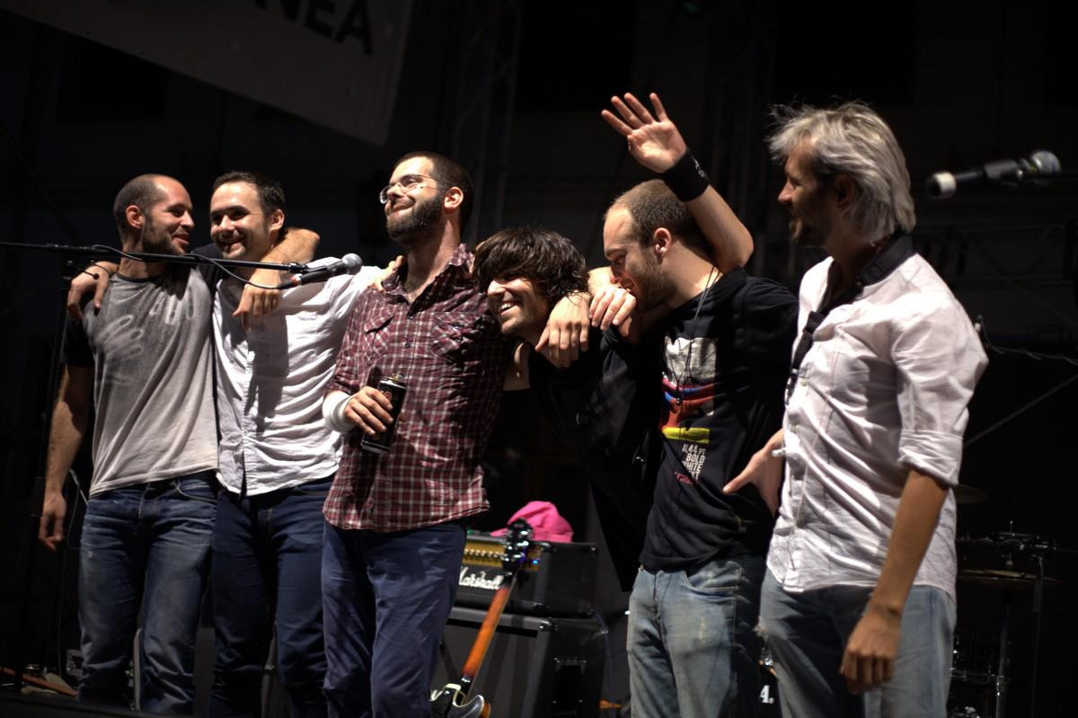 Ce nu stiai despre una dintre cele mai pe val trupe ROMANESTI: Robin and the Backstabbers! VIDEO