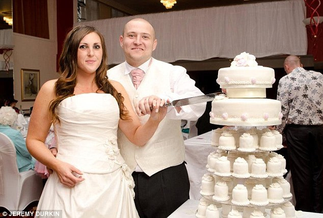 Caz impresionant in Marea Britanie. O mireasa a aflat chiar in ziua nuntii ca are cancer