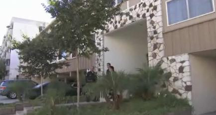 Doi romani care locuiau in Los Angeles, gasiti morti in apartamentul lor