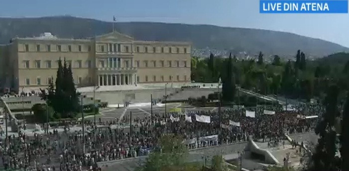 Grecia a imprumutat 4 din cele 5 miliarde de euro de care are nevoie pana la finalul saptamanii