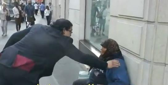 Momentul in care un miliardar din Qatar ii da 1 milion de euro unei cersetoare romance. VIDEO