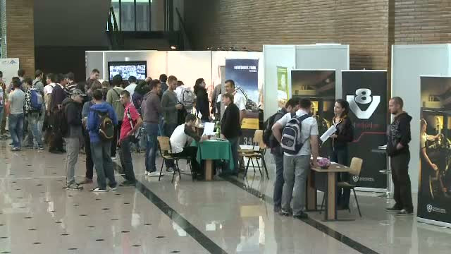 Multinationalele isi aleg viitorii angajati de pe bancile facultatii. Cum functioneaza internshipul