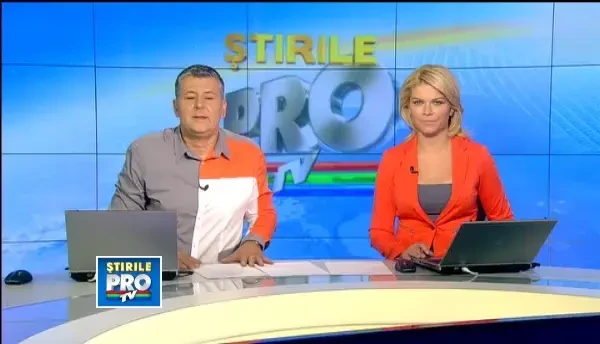 Semn divin intr-o casa din Stefanesti. Chipul unui sfant pe peretele vecinei lui Adrian Minune