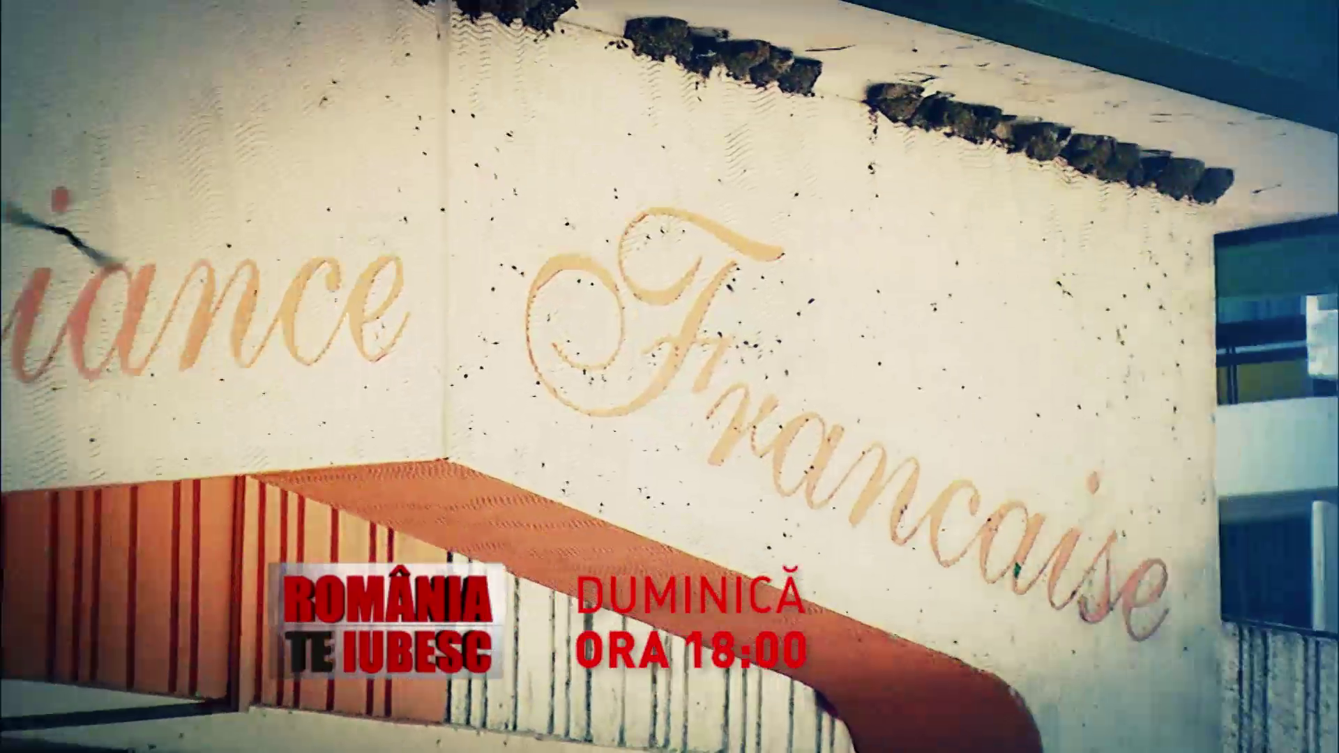 Litoralul polarizat: in nord-Saint Tropez, in sud-tunelul timpului. Demonstratie la Romania, te iubesc!