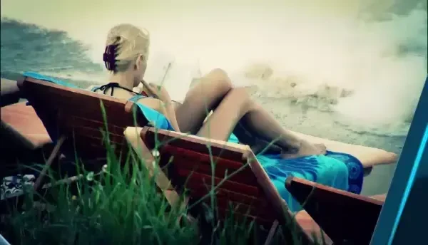 Litoralul polarizat: in nord-Saint Tropez, in sud-tunelul timpului. Duminica la Romania, te iubesc!