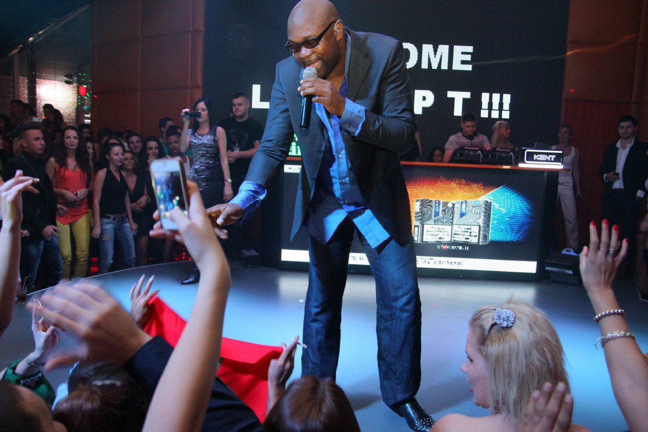 Low Deep T a cantat la Timisoara. Sute de fani au participat la concert. Vezi FOTO