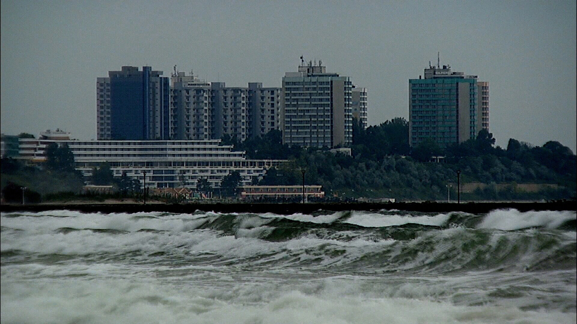 Paradoxul litoralului romanesc - partea III. Reteaua hoteliera, distrusa de strategiile guvernelor