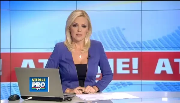 Cursa nebuna pe drum de tara. Cativa tineri din Galati s-au filmat in timp ce se rasturnau cu masina