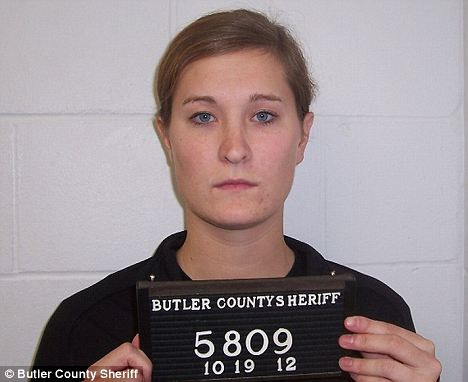 "A predat practic educatie sexuala, nu matematica". Ce au aflat colegii despre aceasta profesoara