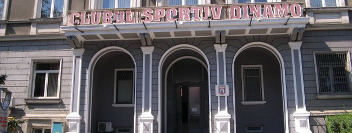 Incendiul izbucnit intr-o cladire din complexul Clubului Dinamo a fost stins. Nu exista victime