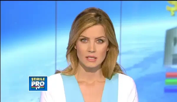 Fata de 13 ani care a murit cazand din tren ar fi vrut sa fumeze. A deschis usa din cauza mirosului