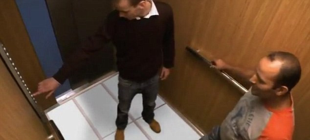 "Atat de real, incat e infricosator". Reclama din lift cu care LG si-a speriat clientii