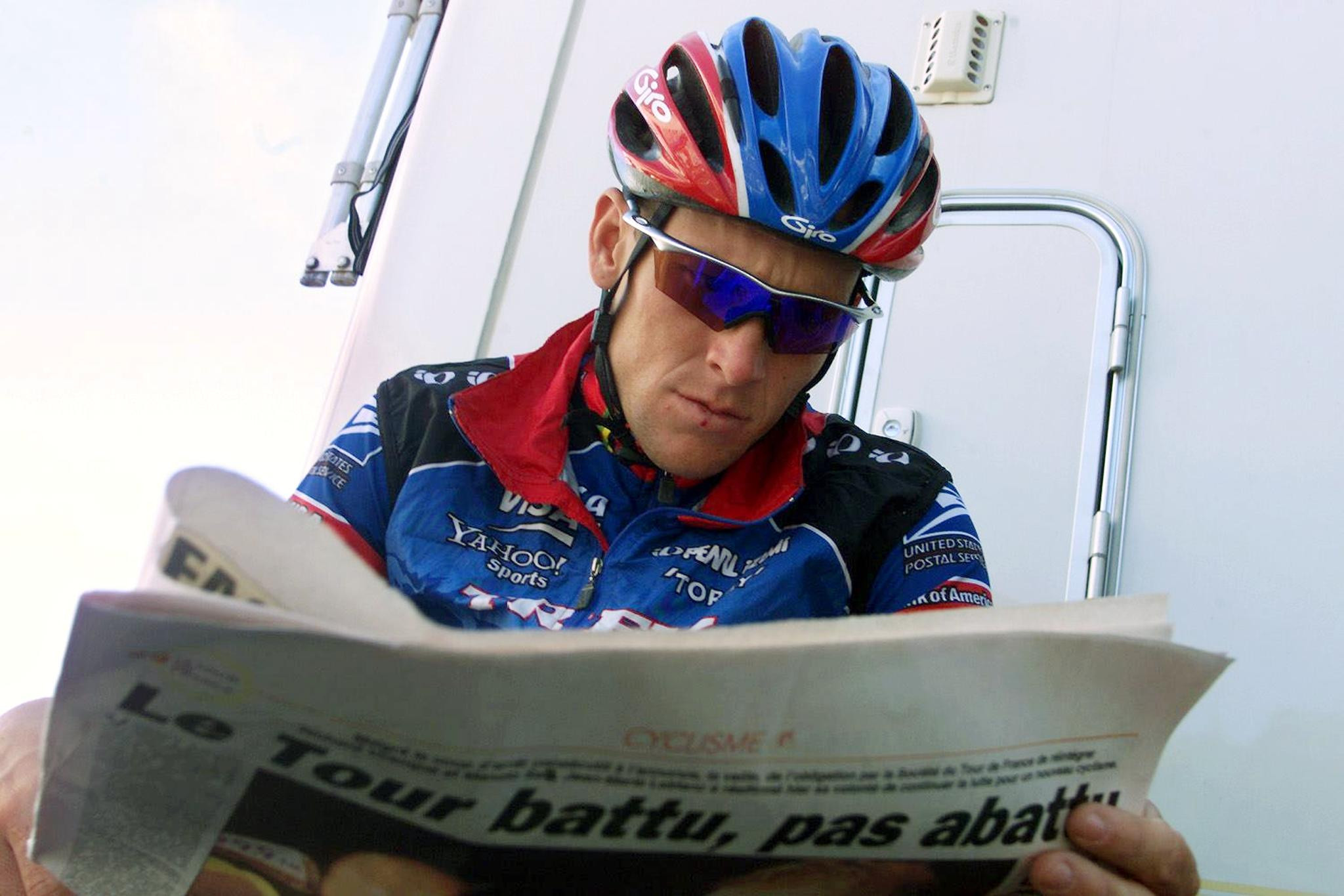 Nota de plata pentru DOPAJ. Cat va trebui sa plateasca Lance Armstrong dupa ce si-a pierdut onoarea