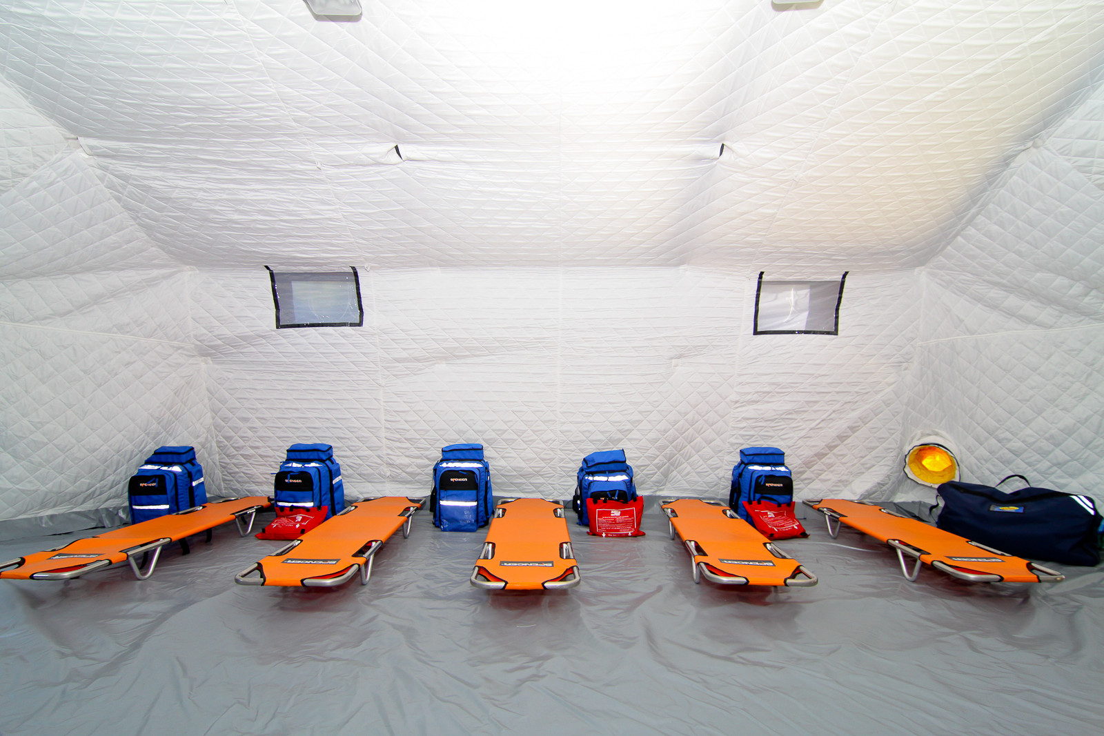 ISU Cluj a primit un „spital de campanie” ce poate trata 40 de raniti concomitent