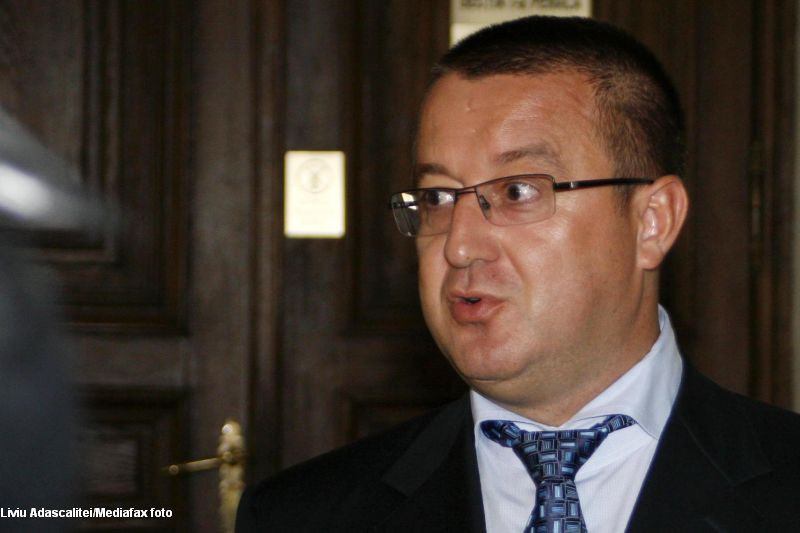 Fostul sef al ANAF Sorin Blejnar si sotii Nemes, trimisi in judecata pentru evaziune fiscala