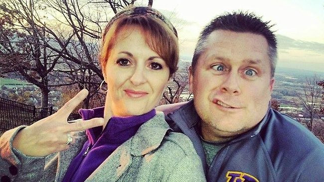 Poza zilei. Doi parinti si-au pedepsit fiica neascultatoare cu ajutorul Facebook-ului