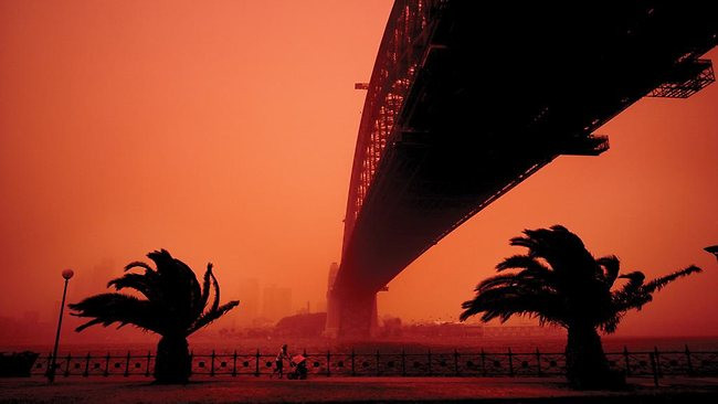 O ploaie “de sange” este asteptata sa inroseasca cerul Marii Britanii, de Halloween