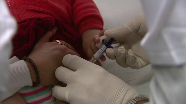 Criza vaccinurilor pentru bebelusi. De trei luni, nimeni nu s-a preocupat sa cumpere dozele necesare
